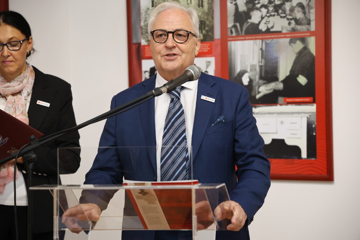Crveni krst izlozba Dragan Radovanović