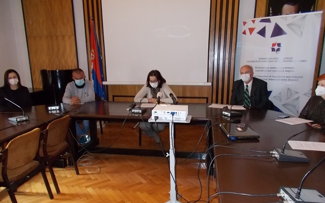 Odložiti javne i privatne skupove