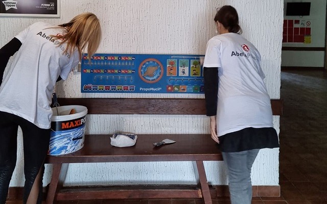 Volonteri kompanije AbelaPharm u Domu zdravlja Užice