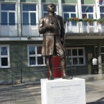 spomenik poz
