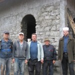 Ustibar-Srbi i Bo_njaci ispred Mekteba – Nikola Acramovi_ _etvrti sa leva