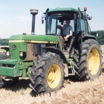 Farmer na traktoru