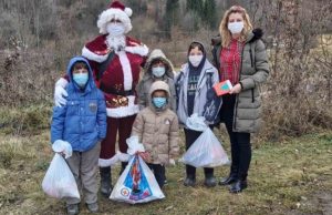 Deda Mraz stugao u „Zračak“