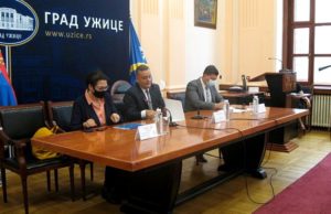 Jedino rešenje je dijalog