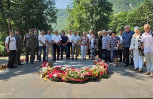 Slava, palim herojima!