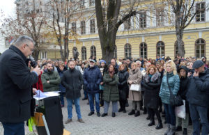 Protest prosvetara u ponedeljak ispred crkve u Užicu