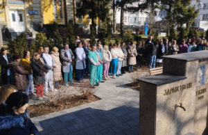 15 minuta tišine ispred Zdravstvenog centra Užice