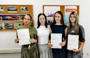 Dodeljene Kembridž diplome u školi engleskog jezika „Manhattan“