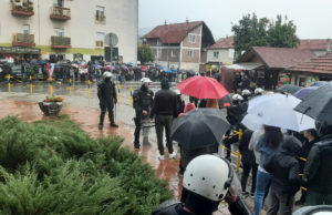 Policija razdvajala dva skupa u Sevojnu (VIDEO)