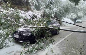 Potpuna obustava saobraćaja na deonici Kadinjača – Ponikve zbog vremenskih nepogoda