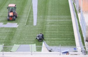 Privode se kraju radovi na postavljanje veštačke podloge