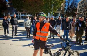 Užičani krenuli biciklima na protest u Novi Sad