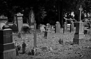 Danas su Miholjske zadušnice, obilaskom grobova sećamo se preminulih