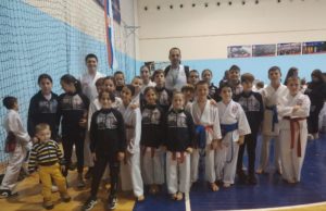 Uspeh mladih karatista „Užica“: Osvojeno 19 medalja na Kupu regiona u Čačku