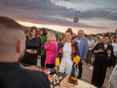 Gondola Ethno Vibe: Između neba i jezera GOLDGONDOLAPT1 251