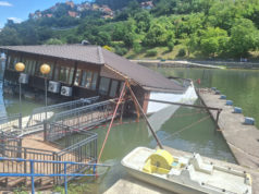 Voda ispravna, ali kupanje zabranjeno zbog oštećenog splava