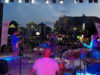 „Moondance“ nastupio na Kraljevom trgu izvodeći rok hitove